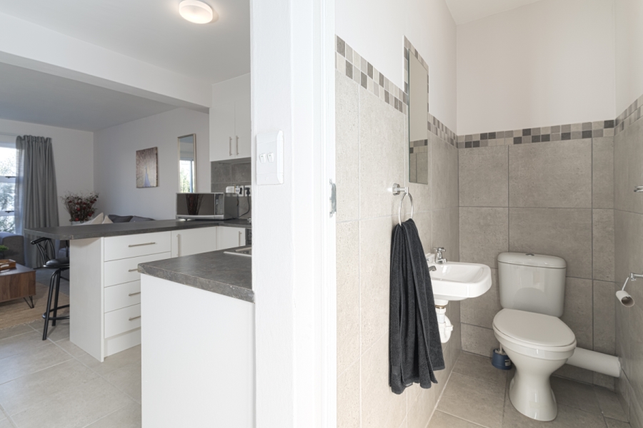 2 Bedroom Property for Sale in Stratford Green Western Cape